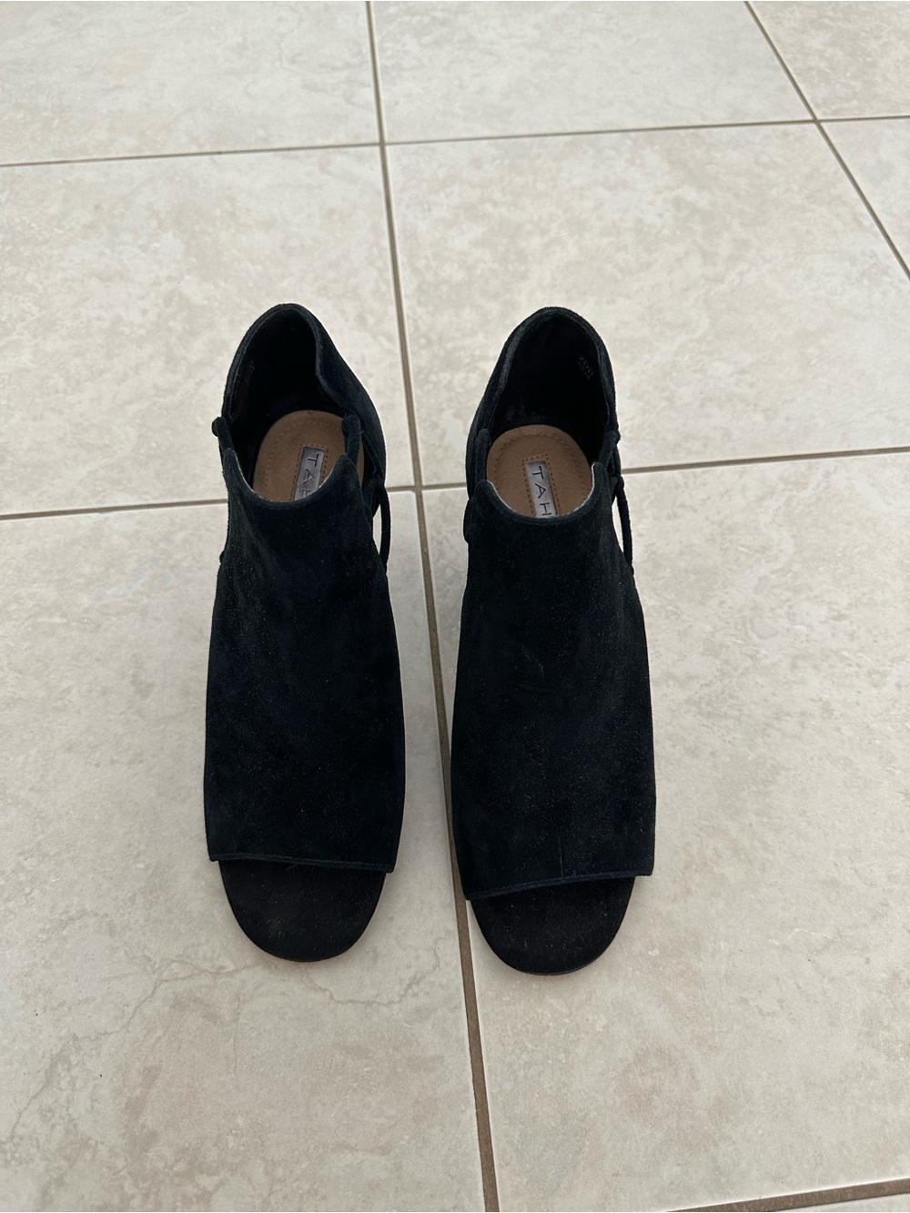 Tahari Womens Heels Black 6.5 Suede Post Block Heel